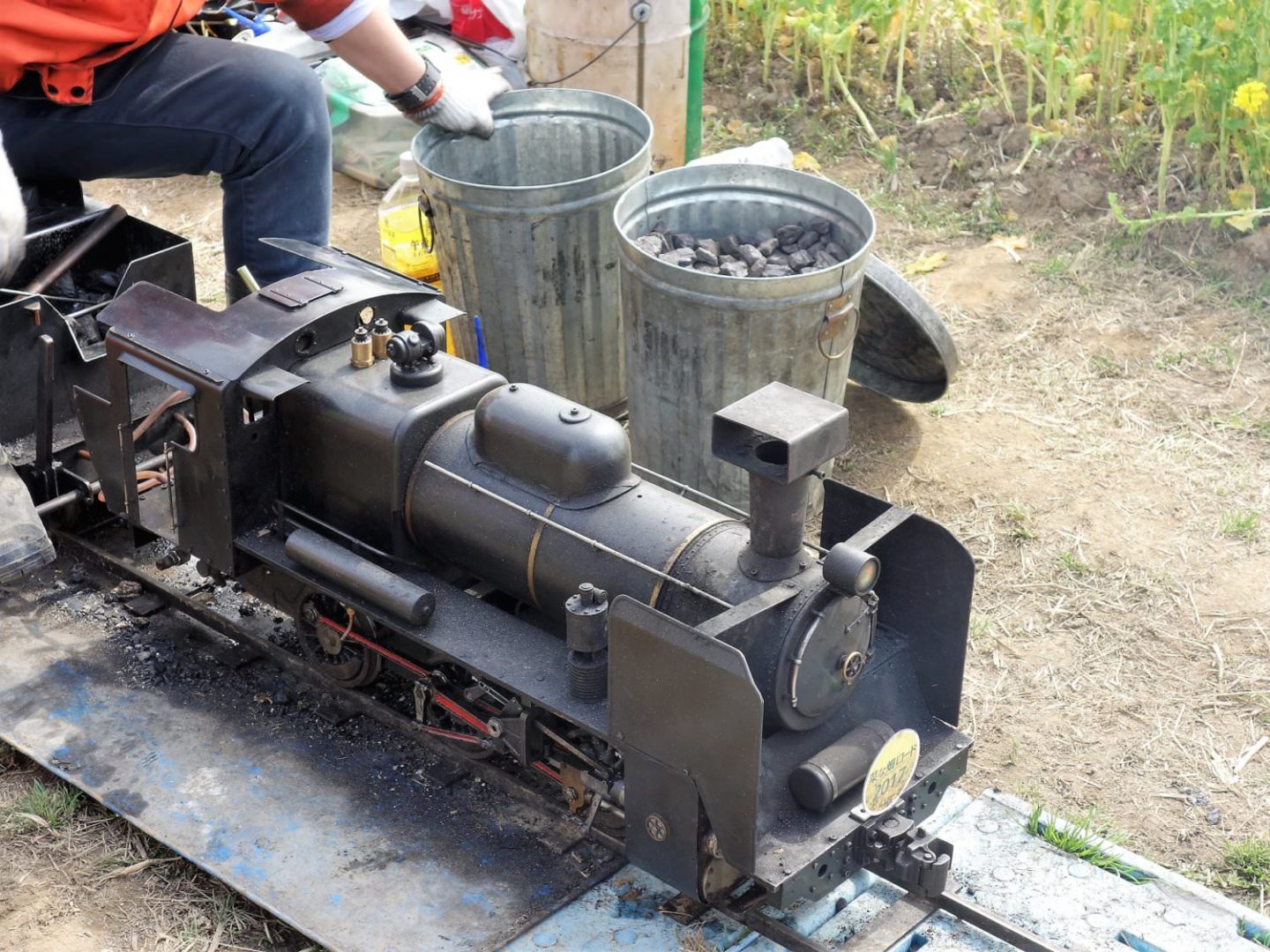 Coal used to power mini locomotive