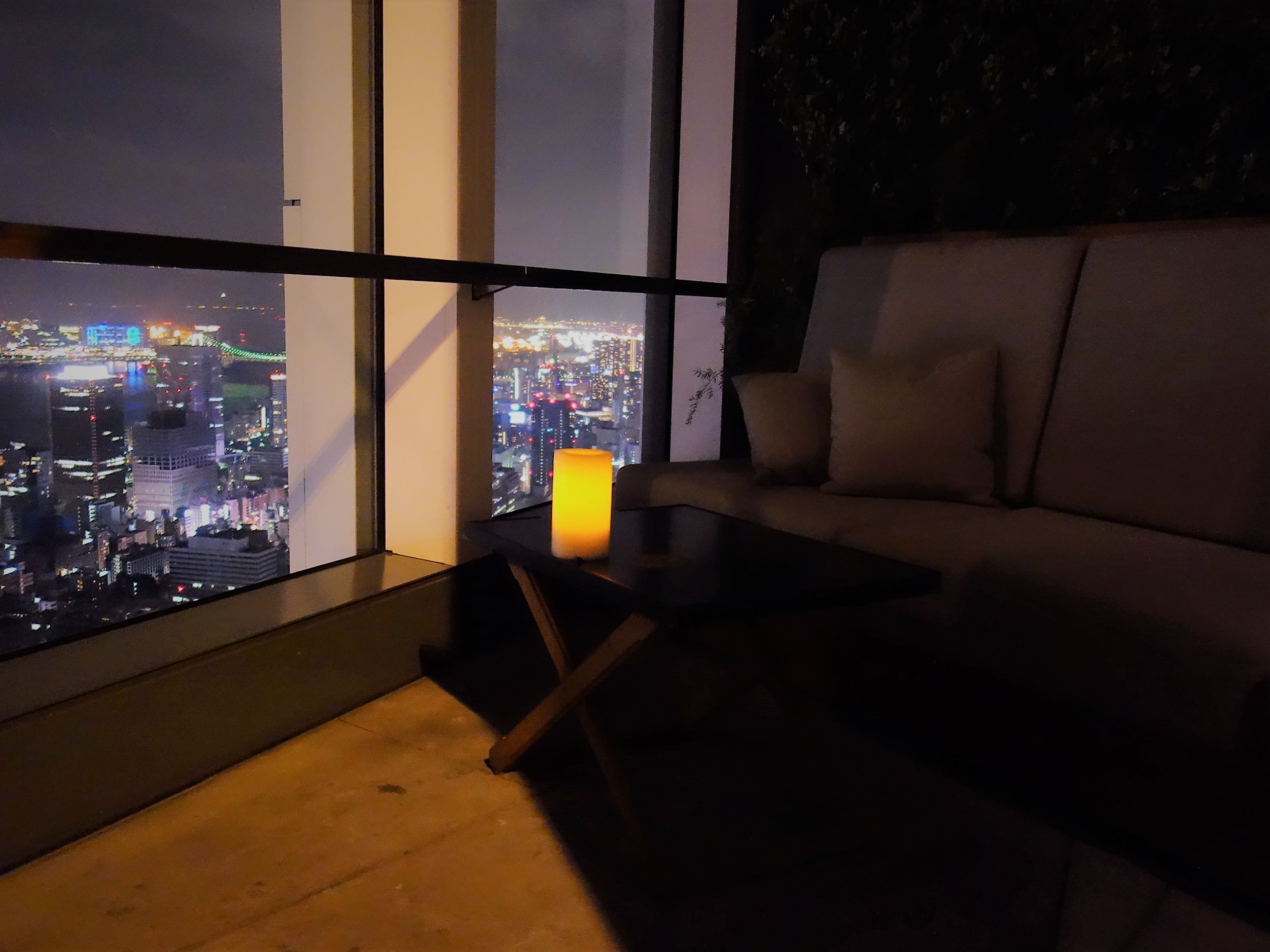 Window side seat at Rooftop Bar, Andaz Tokyo