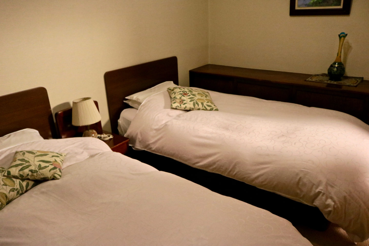 A bedroom with twin beds at Ochiairo Murakami