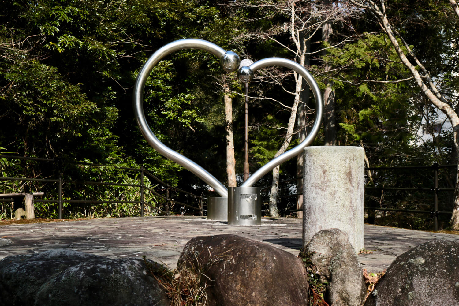 Heart-shaped monument in front of MadoroMi outdoor cafe