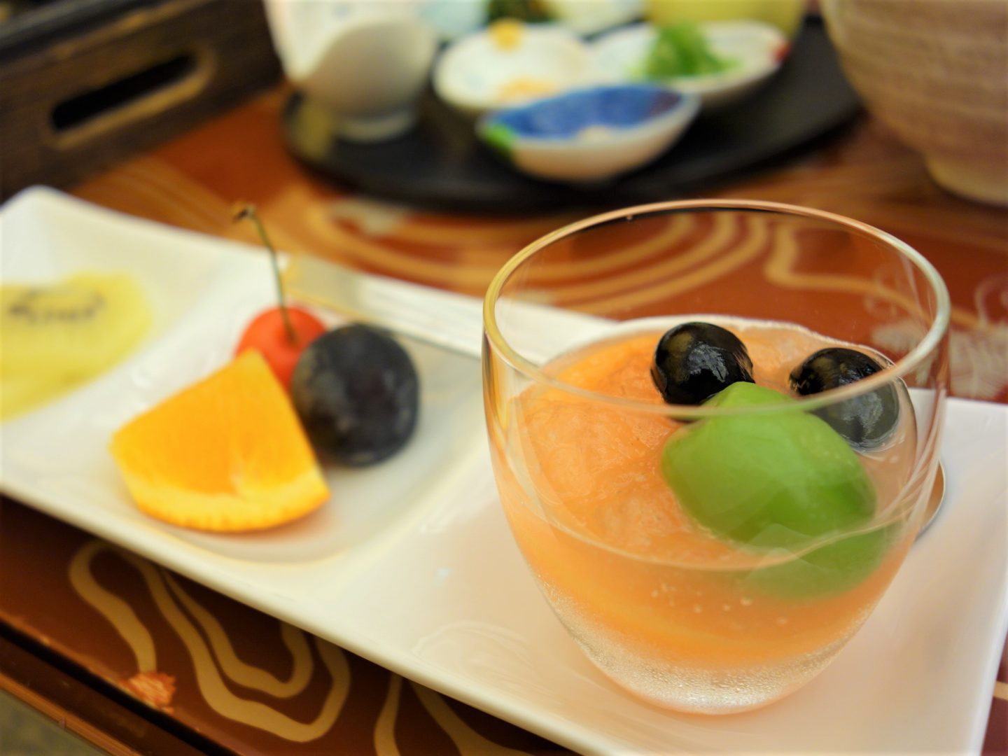 Dessert plate with jelly and fruits