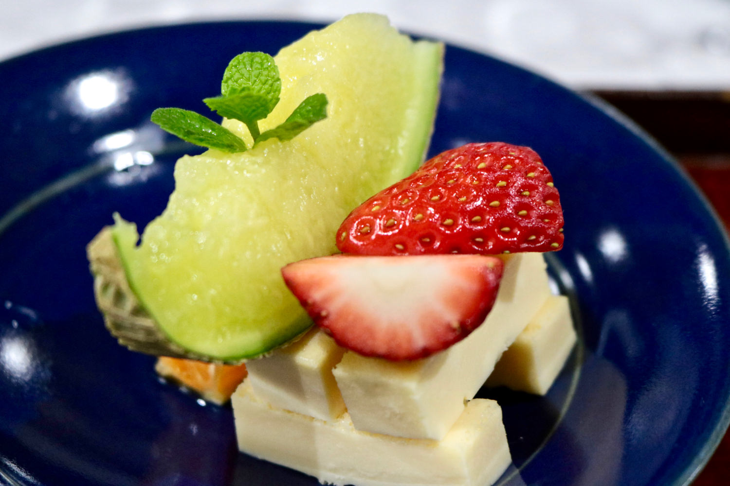 Egg cake with fruits