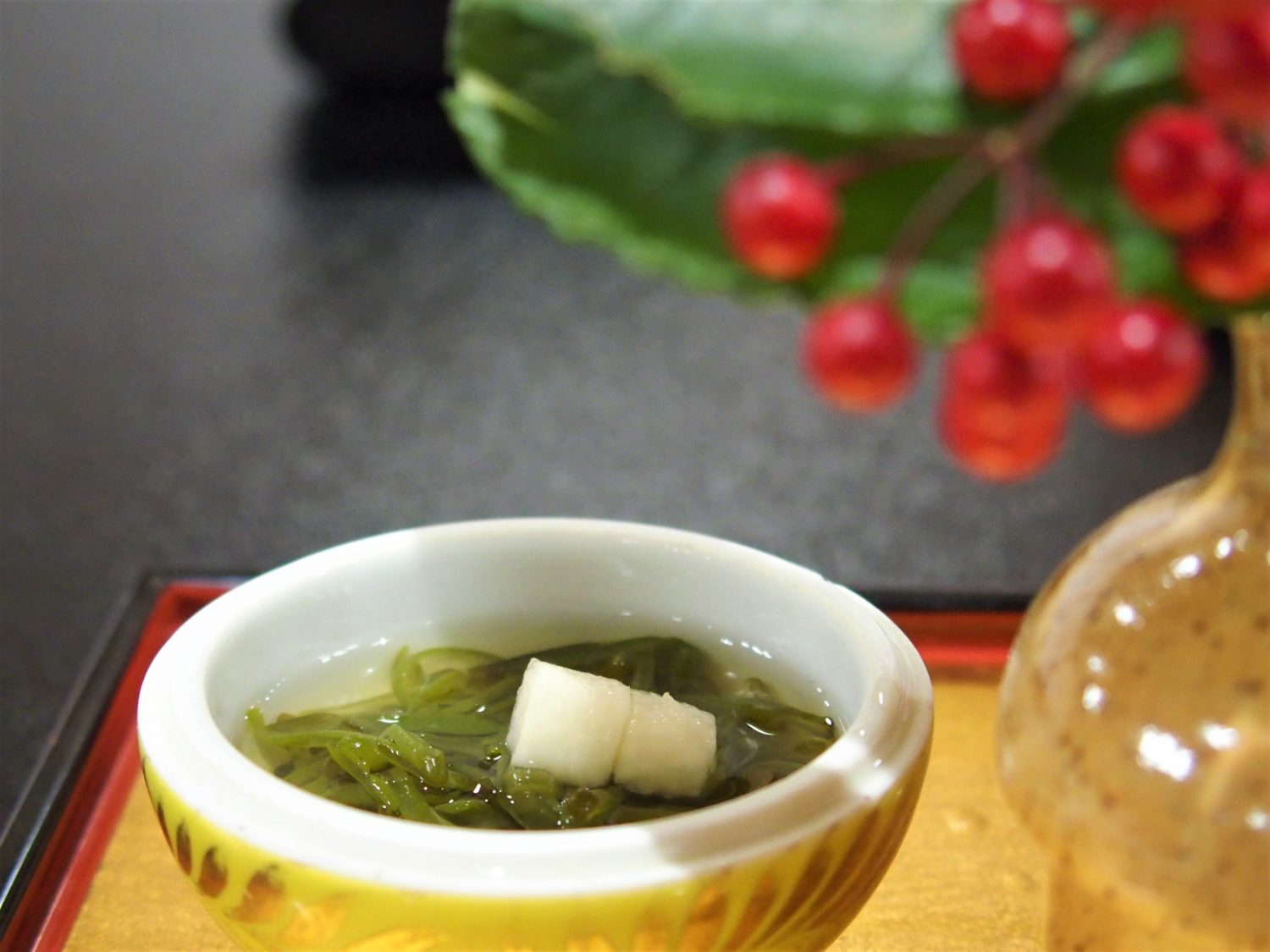 "Mozuku" seaweed in vinegar