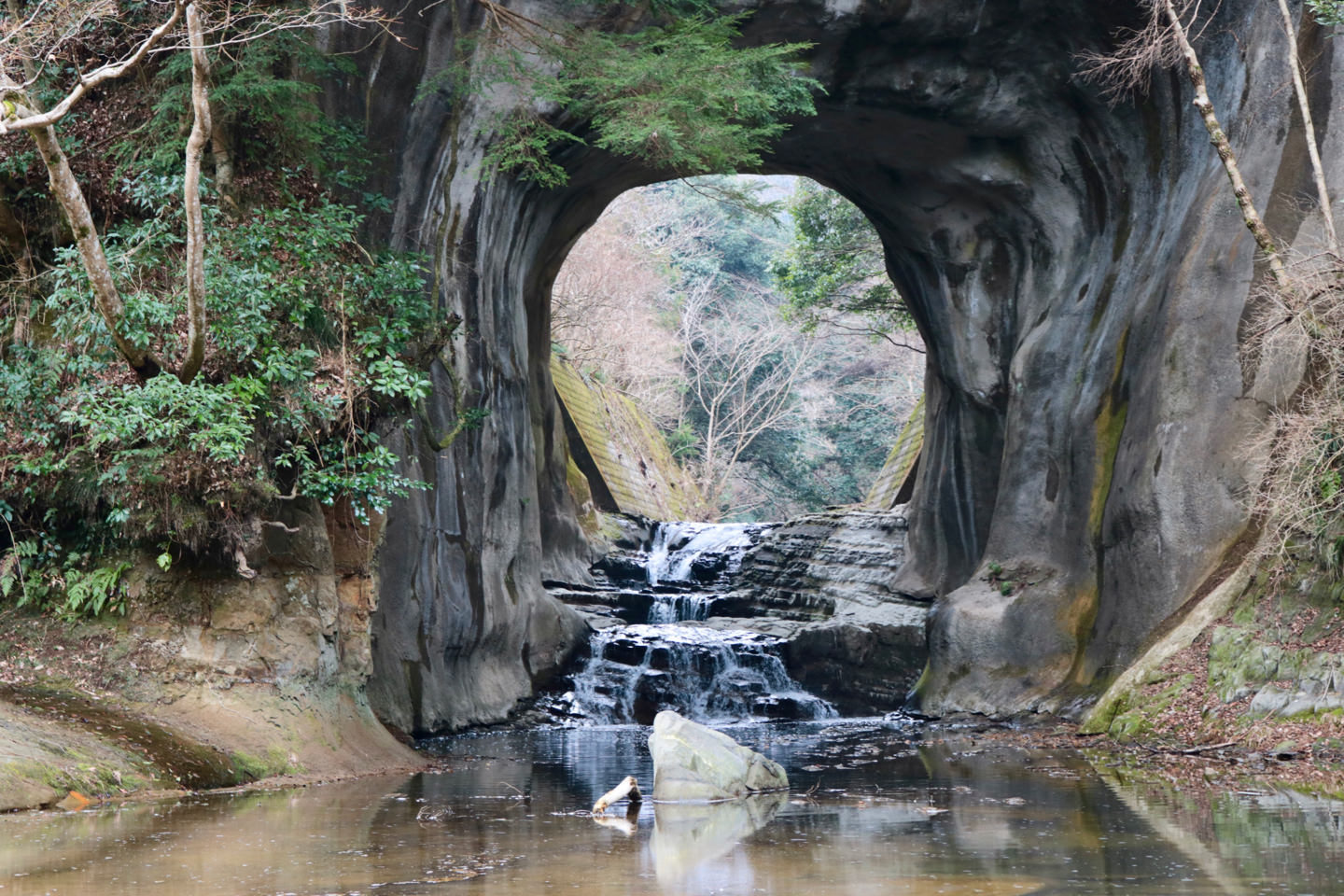 Kameiwa Cave, mistakenly became famous as Nomizo Falls