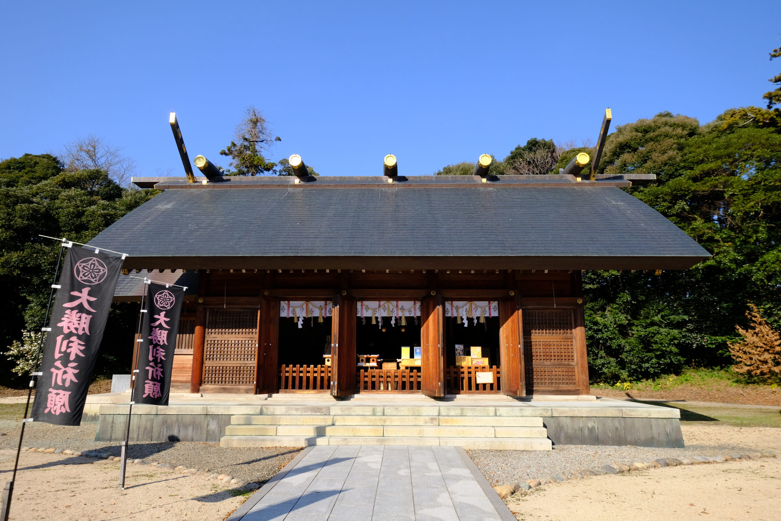 松江護国神社本殿